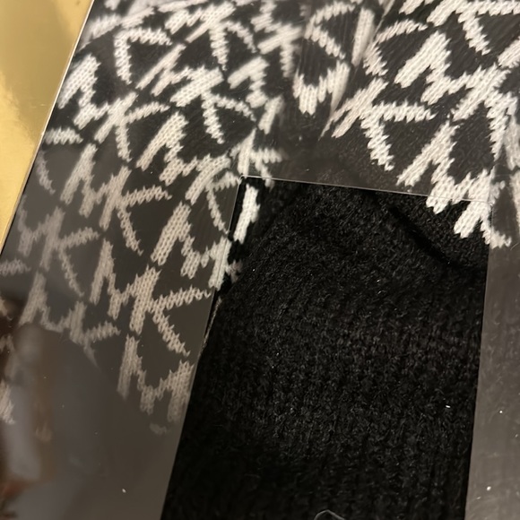 Michael Kors Scarf, Gloves, and Hat bundle - Picture 2 of 2